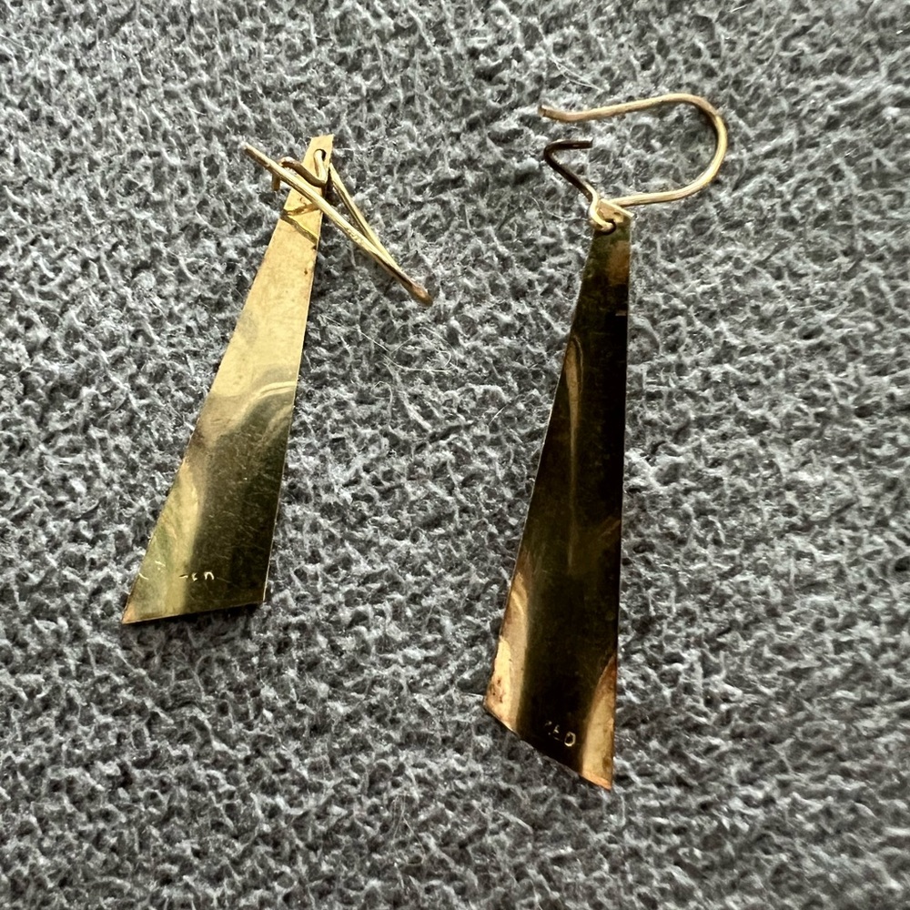 14 carat gold necklace (earrings as a bonus)